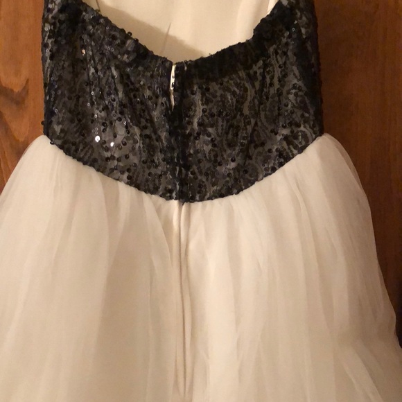 Strapless sequins tulle dress - Picture 4 of 8